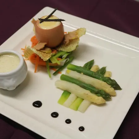 Logis Hotel-restaurant Le Chene Hotel