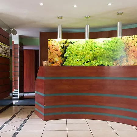 Hotel Logis Hotel-restaurant Le Chene Saint-Pourçain-sur-Sioule