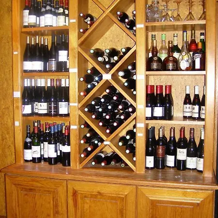 Hotel Logis Hotel-restaurant Le Chene