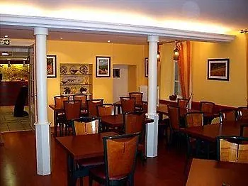 Logis Hotel-restaurant Le Chene Hotel