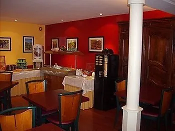 Logis Hotel-restaurant Le Chene