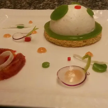 Hotel Logis Hotel-restaurant Le Chene 3*