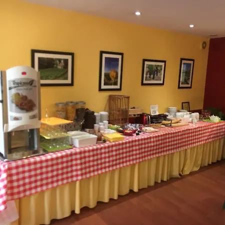 Logis Hotel-restaurant Le Chene 3* Saint-Pourçain-sur-Sioule