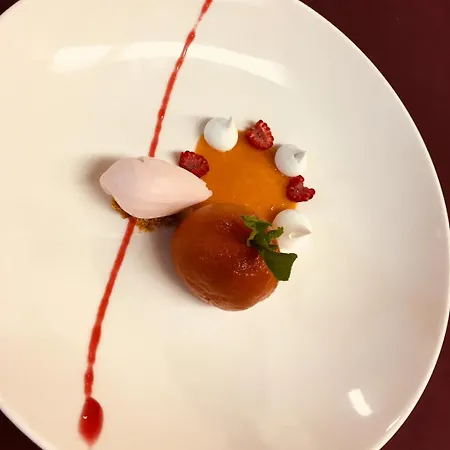 Hotel Logis Hotel-restaurant Le Chene