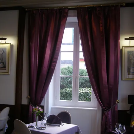 Logis Hotel-restaurant Le Chene 3* Saint-Pourçain-sur-Sioule