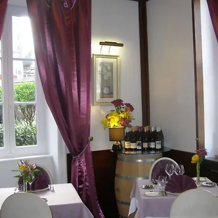 Hotel Logis Hotel-restaurant Le Chene Saint-Pourçain-sur-Sioule