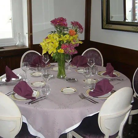 Logis Hotel-restaurant Le Chene Saint-Pourçain-sur-Sioule