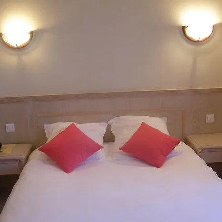 Hotel Logis Hotel-restaurant Le Chene Saint-Pourçain-sur-Sioule