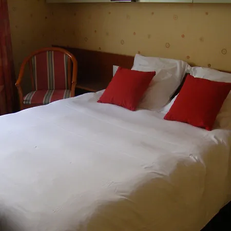 Hotel Logis Hotel-restaurant Le Chene Saint-Pourçain-sur-Sioule