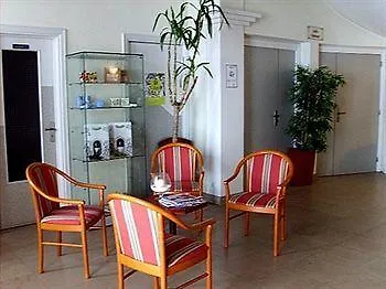 Hotel Logis Hotel-restaurant Le Chene Saint-Pourcain-sur-Sioule