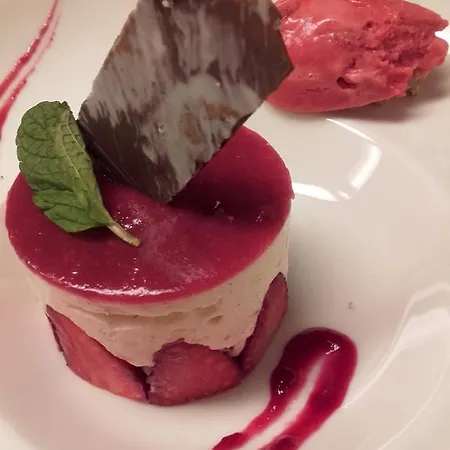 Hotel Logis Hotel-restaurant Le Chene Saint-Pourcain-sur-Sioule