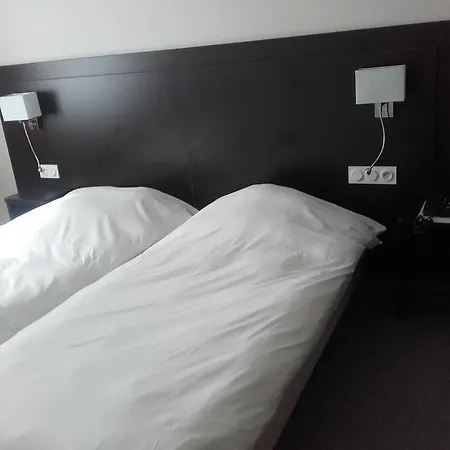 Hotel Logis Hotel-restaurant Le Chene Saint-Pourcain-sur-Sioule